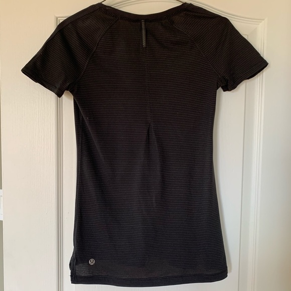 Lululemon Dry Fit Tee - Size 2 - Black w/ accents - Picture 2 of 3